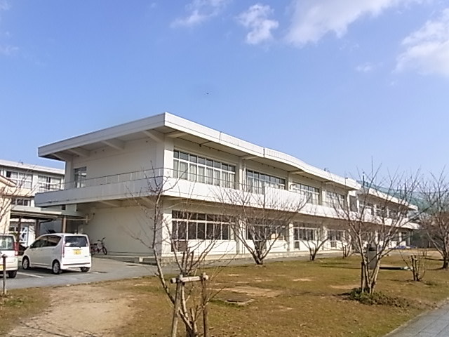 小学校：徳島市立加茂名小学校　497m