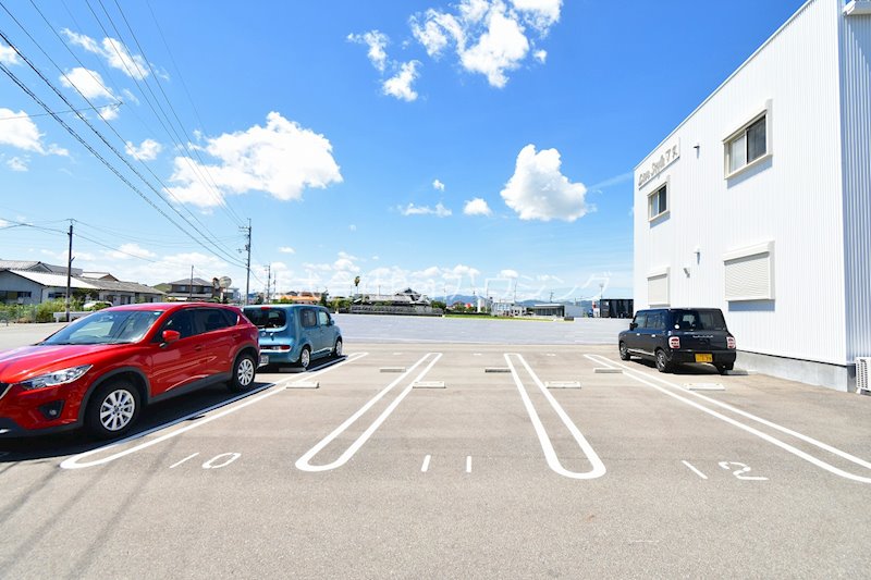 LiveStyle　V　A棟 駐車場