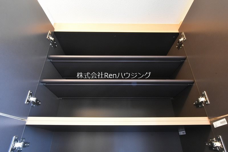 コスモセゾンⅡ 玄関収納